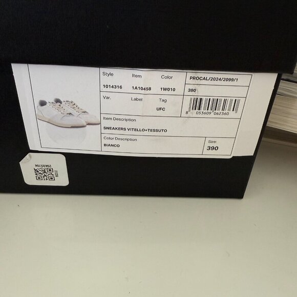 Versace Medusa White Leather Women's Sneaker Shoe, 1014316, 38 or 39 - Picture 4 of 15